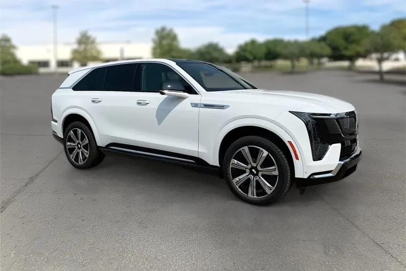 2025 Cadillac Escalade IQ Luxury photo 1