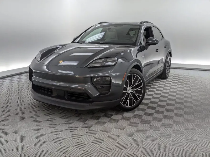 2024 Porsche Macan Electric 4 photo 1