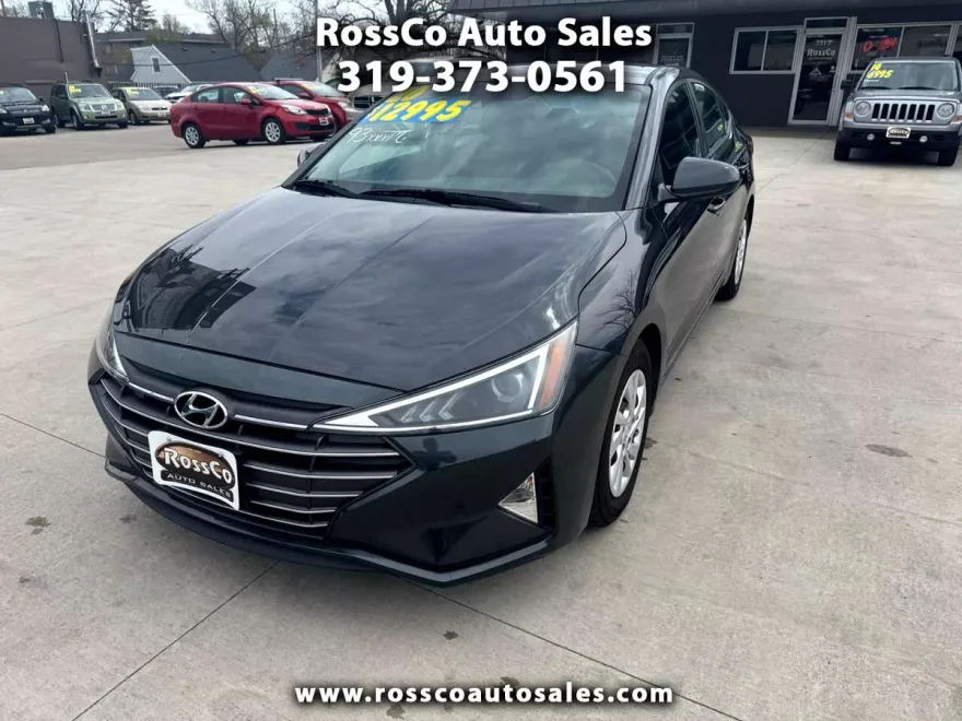 2020 Hyundai Elantra SE photo 1