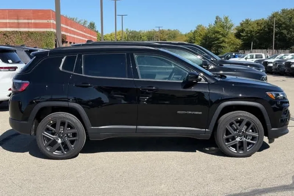 2026 Jeep Compass Limited Altitude photo 1