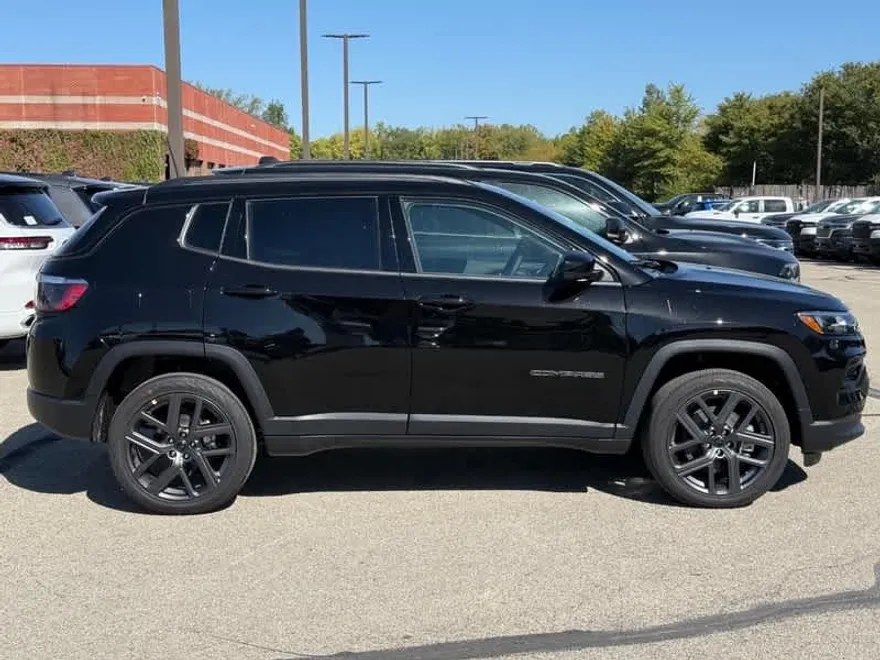 2026 Jeep Compass Limited Altitude photo 1