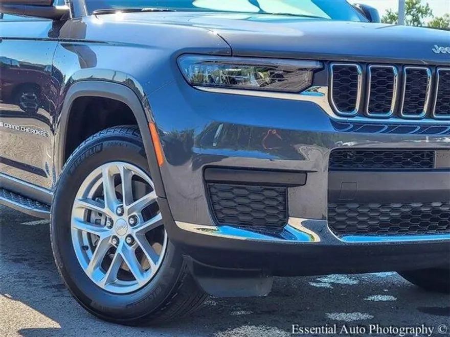 2024 Jeep Grand Cherokee Laredo photo 1