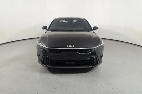 2025 Kia K4 GT-Line photo 3