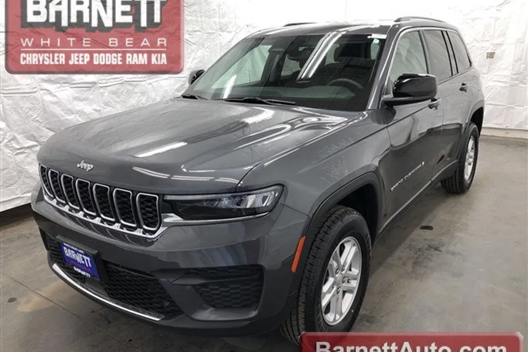 2024 Jeep Grand Cherokee Laredo photo 1