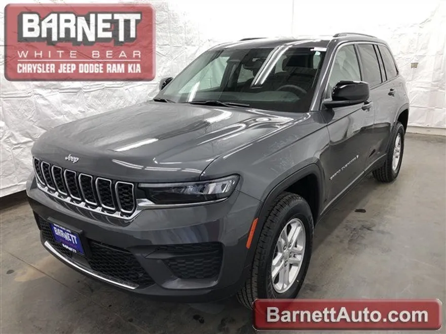 2024 Jeep Grand Cherokee Laredo photo 1
