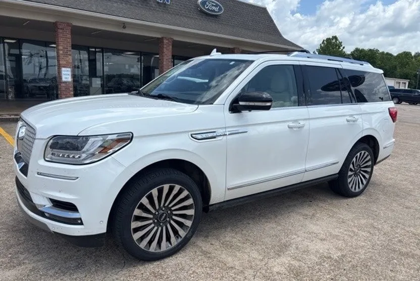 2021 Lincoln Navigator Reserve photo 1