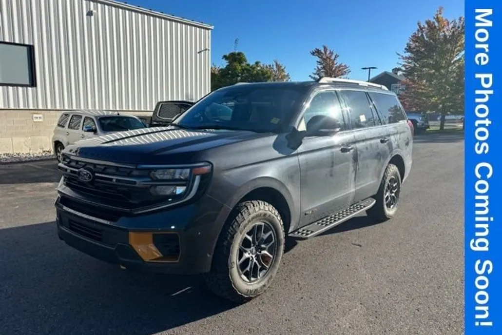 2025 Ford Expedition photo 1