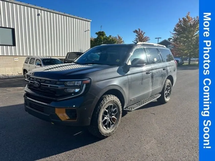 2025 Ford Expedition photo 1