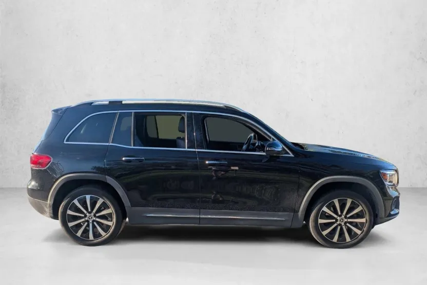 2021 Mercedes Benz GLB 250 photo 1