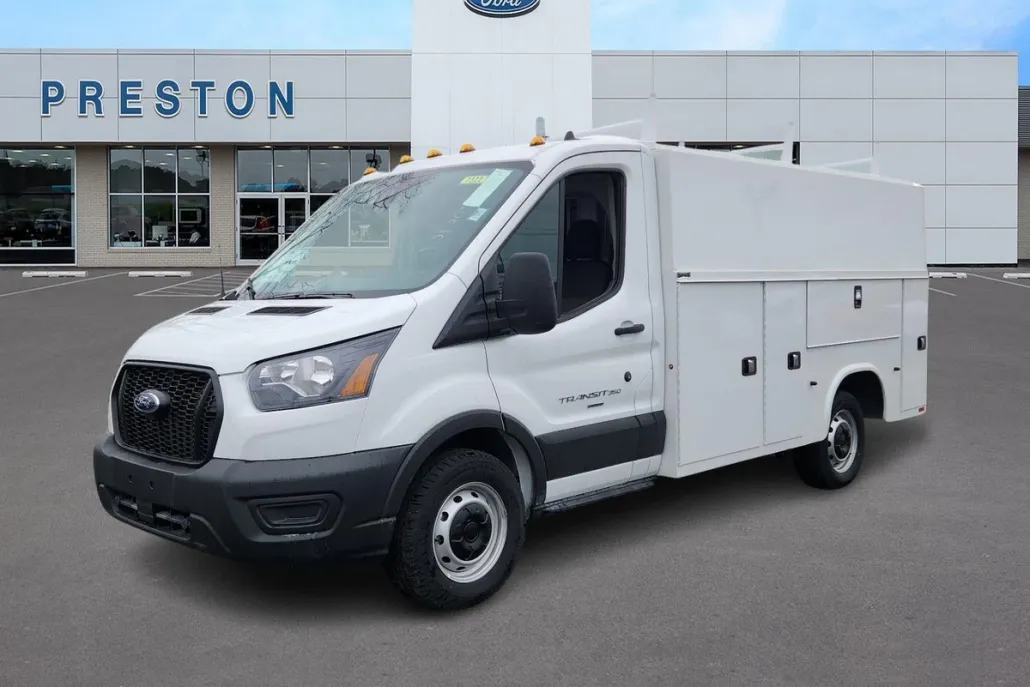 2024 Ford Transit Cutaway photo 1