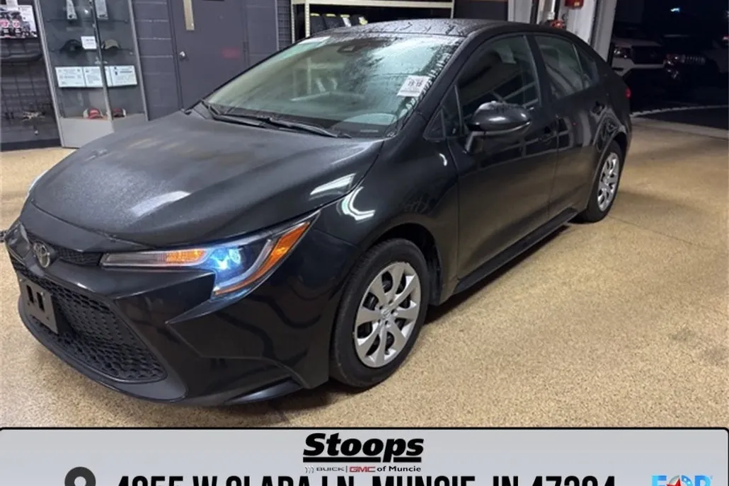 2022 Toyota Corolla LE photo 1