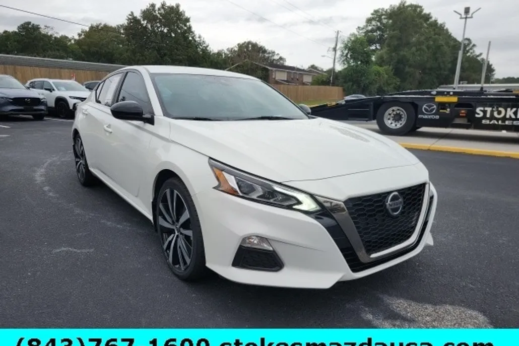 2021 Nissan Altima 2.5 SR photo 1