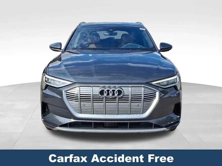 2019 Audi e-tron Prestige photo 1