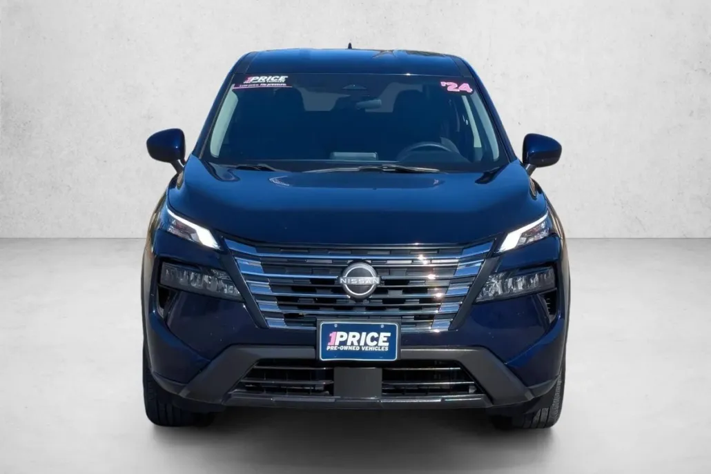 2024 Nissan Rogue AWD SV photo 1