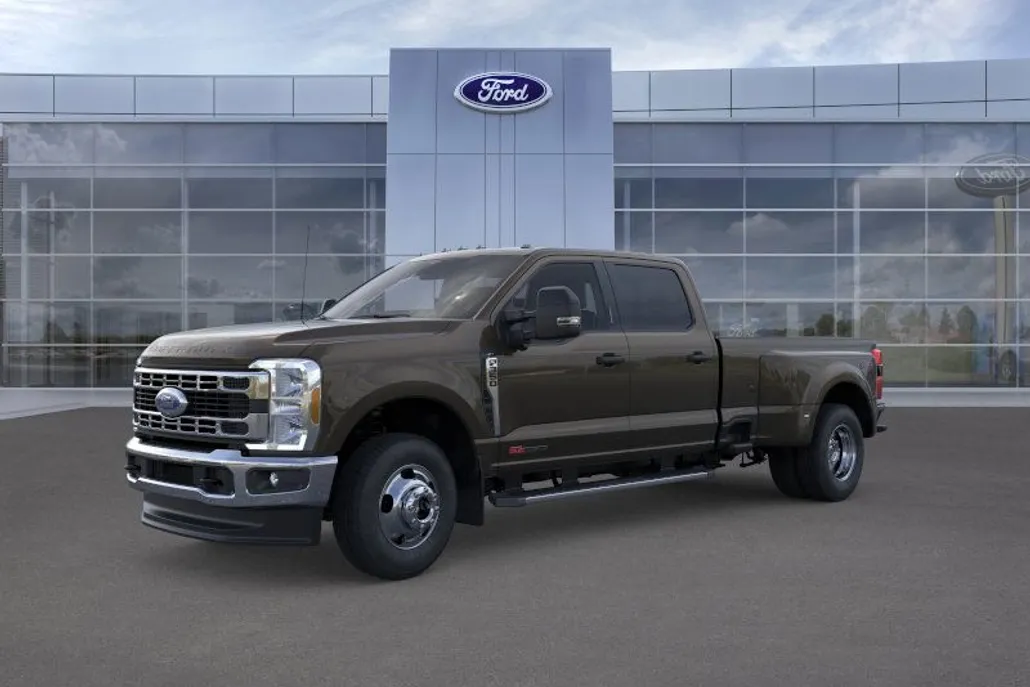 2025 Ford F-350 XLT photo 1