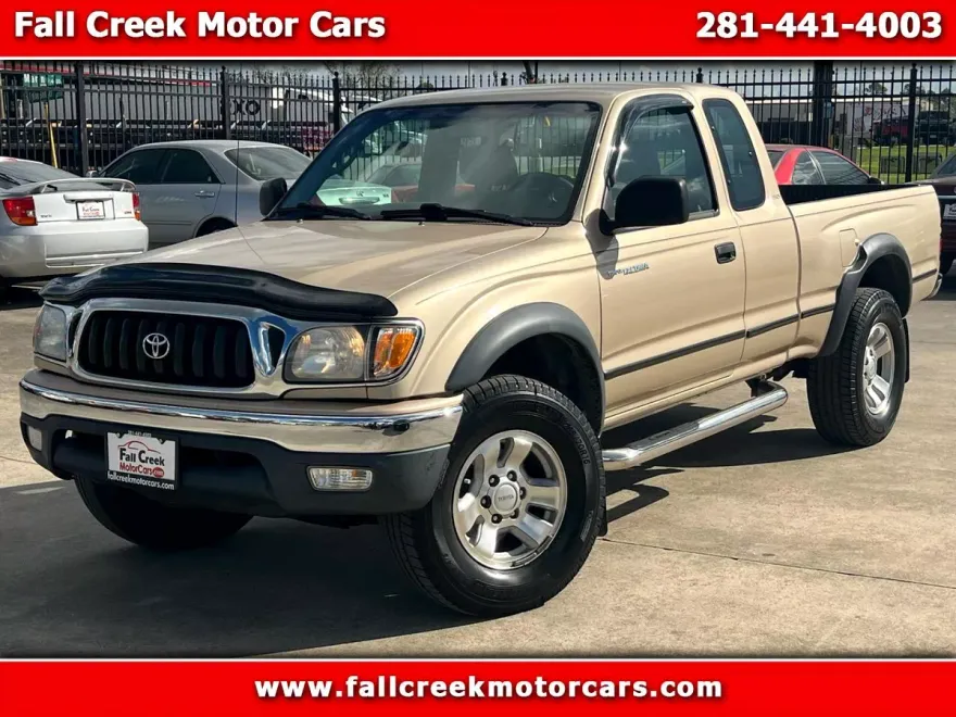 2004 Toyota Tacoma PreRunner XtraCab V6 photo 1