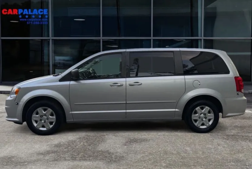 2012 Dodge Grand Caravan SE photo 1