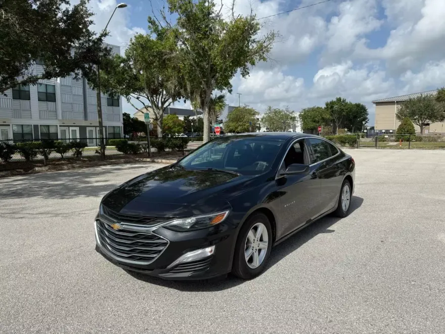 2020 Chevrolet Malibu LS photo 1