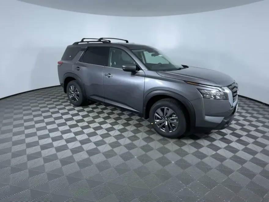 2025 Nissan Pathfinder SV photo 1