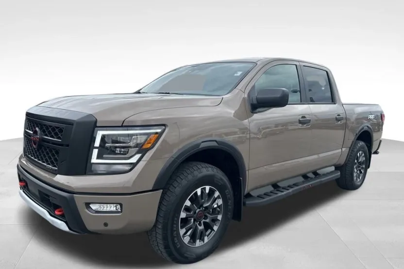 2024 Nissan Titan PRO-4X photo 1