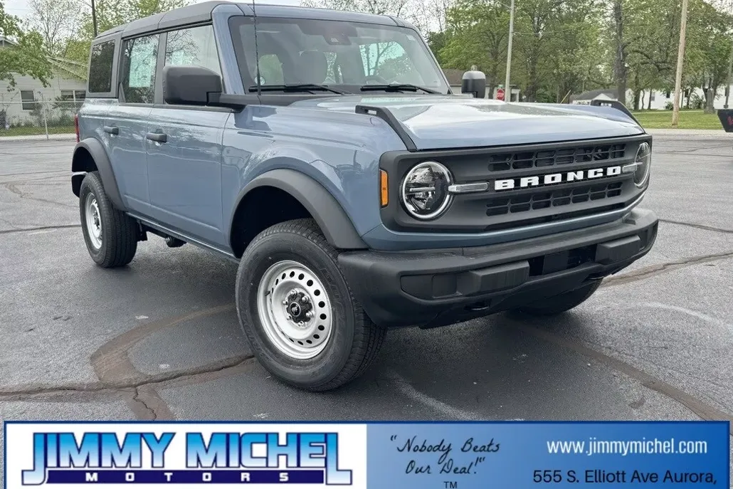2025 Ford Bronco Base photo 1
