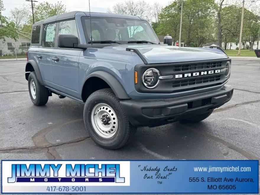 2025 Ford Bronco Base photo 1