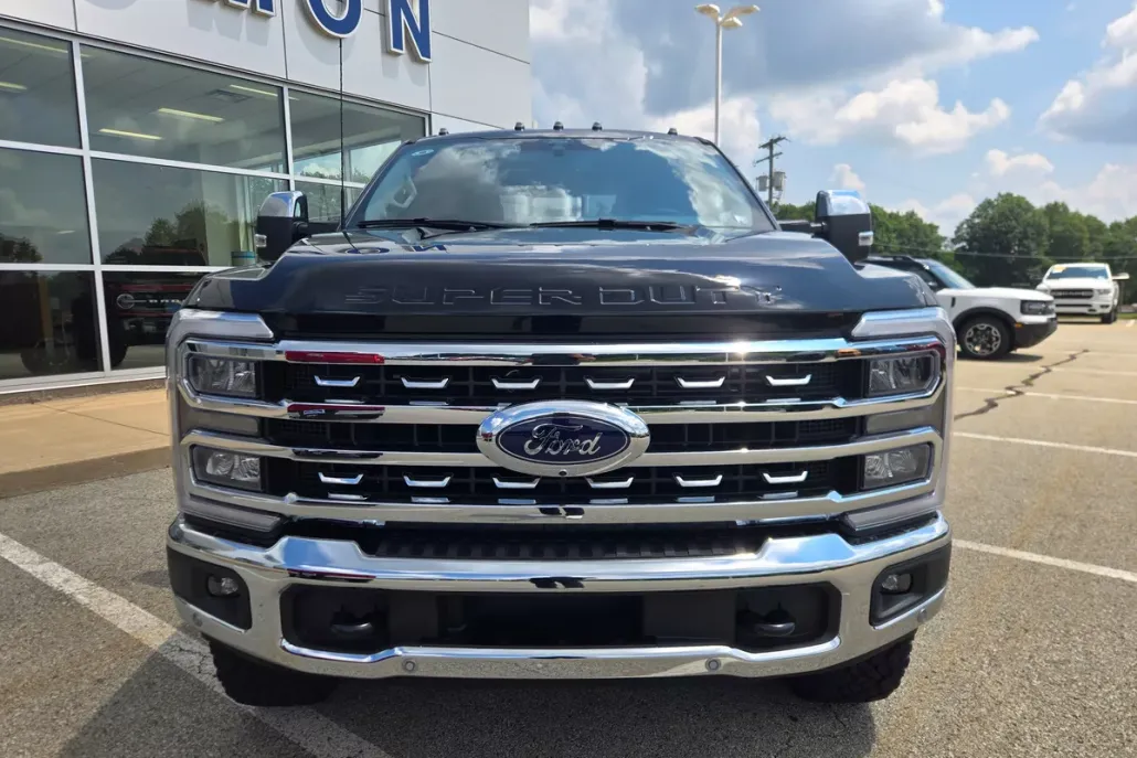 2025 Ford F-250 Lariat Tremor photo 1