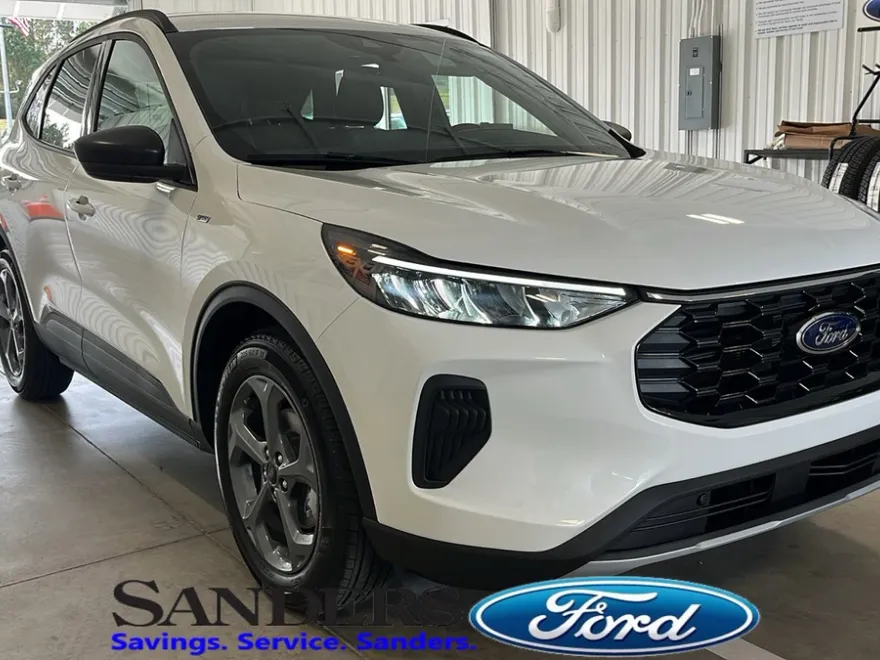2025 Ford Escape ST-Line photo 1