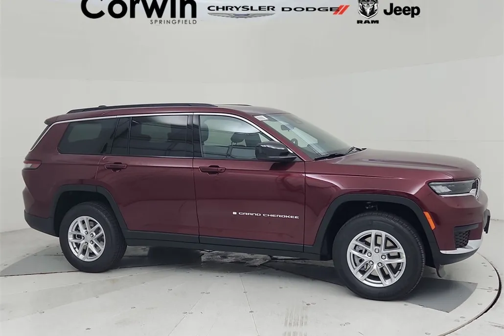 2025 Jeep Grand Cherokee Laredo photo 1
