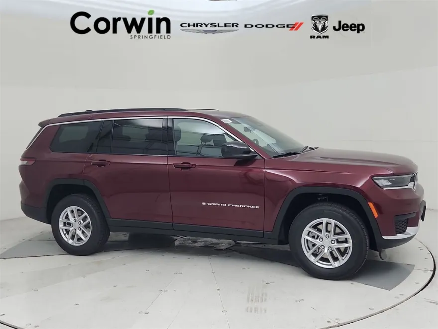 2025 Jeep Grand Cherokee Laredo photo 1