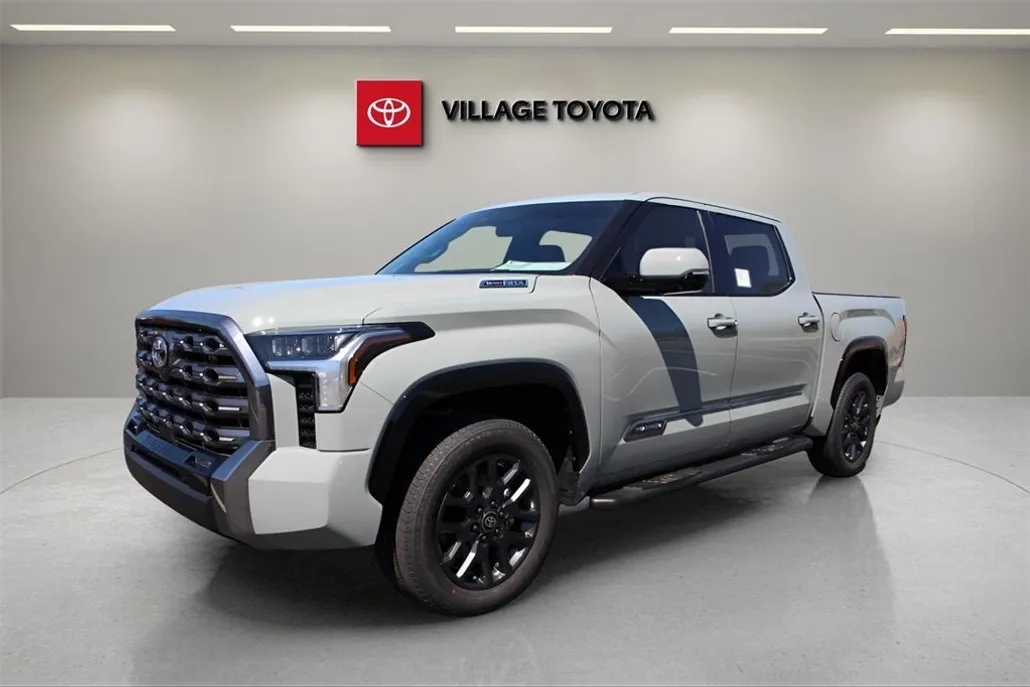 2025 Toyota Tundra Platinum photo 1