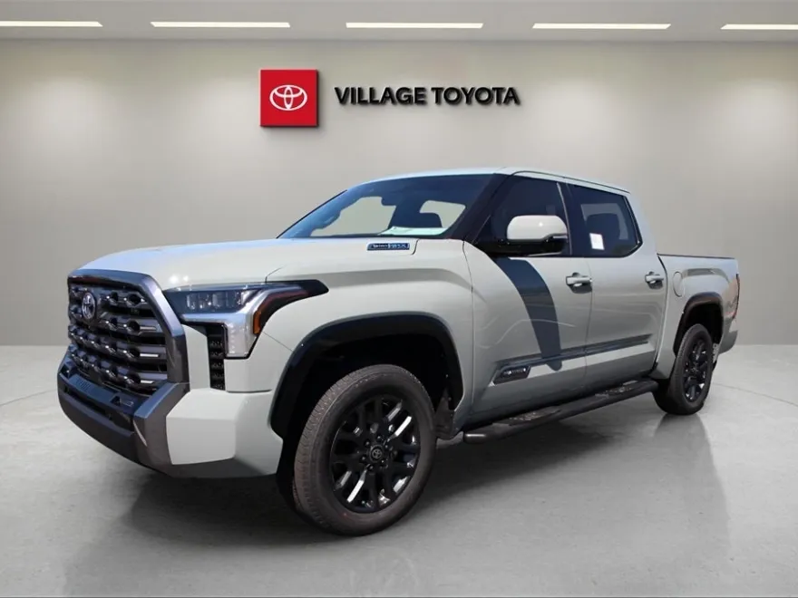 2025 Toyota Tundra Platinum photo 1