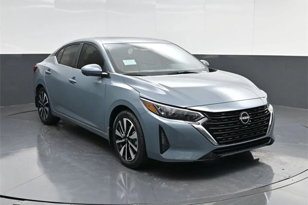 2025 Nissan Sentra SV photo 1