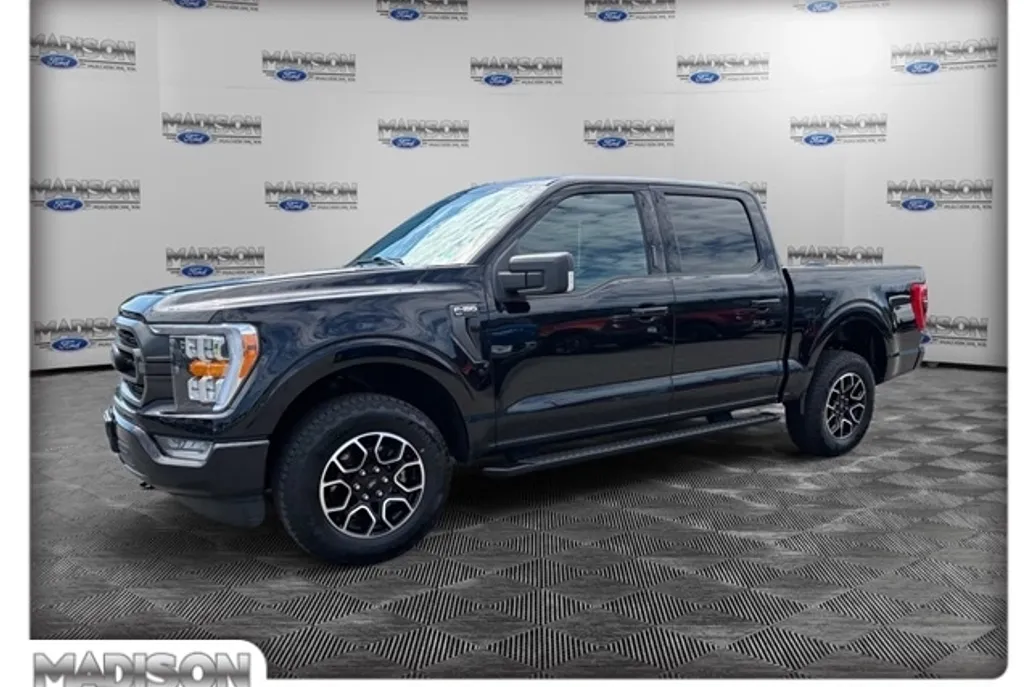 2023 Ford F-150 XLT photo 1