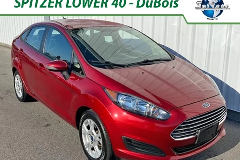 2014 Ford Fiesta SE photo 1
