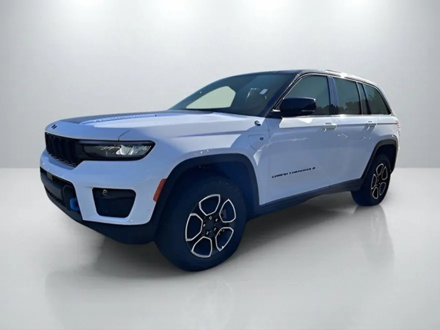 2024 Jeep Grand Cherokee 4xe Trailhawk photo 2