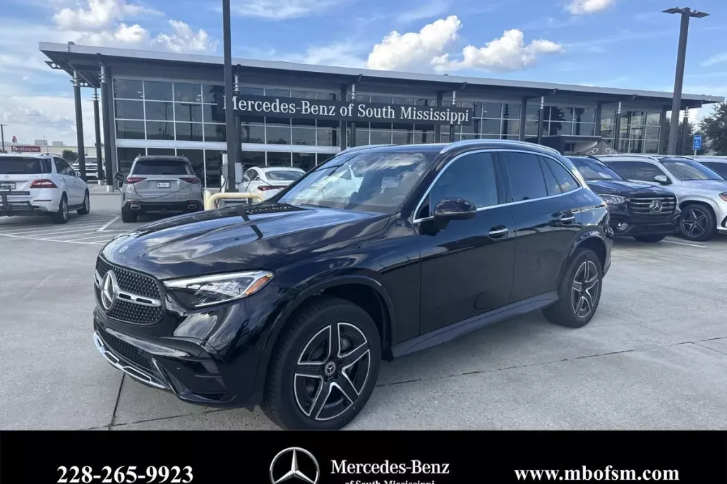 2026 Mercedes Benz GLC 300 photo 1