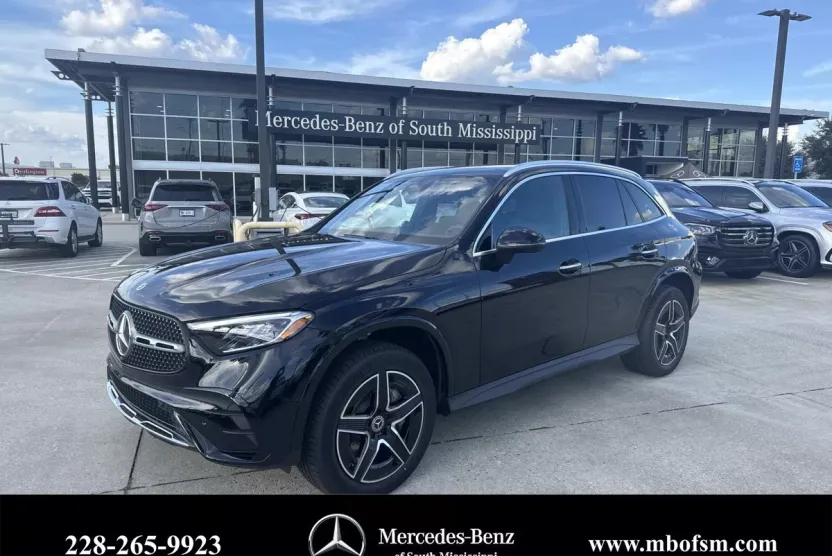 2026 Mercedes Benz GLC 300 photo 1