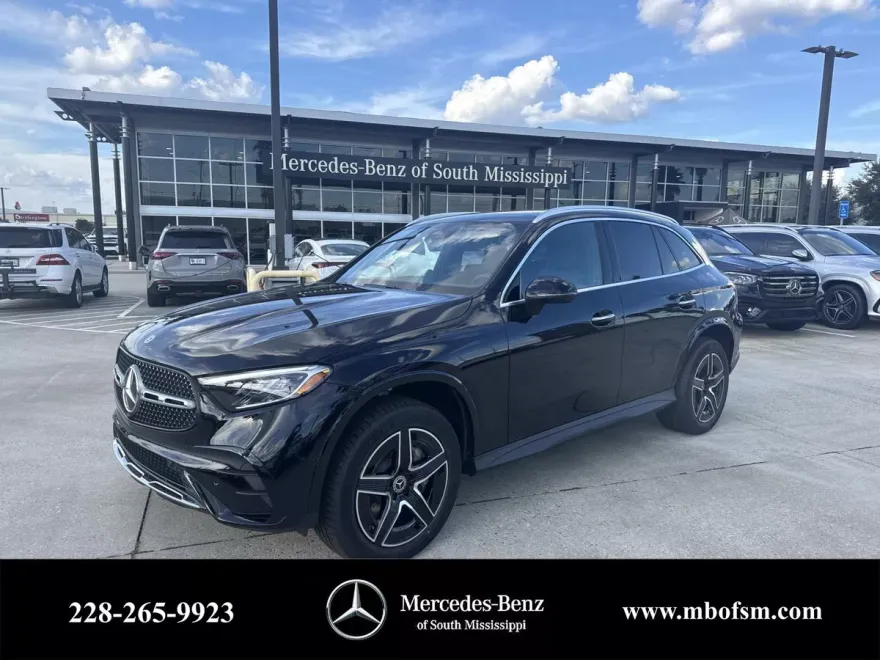 2026 Mercedes Benz GLC 300 photo 1