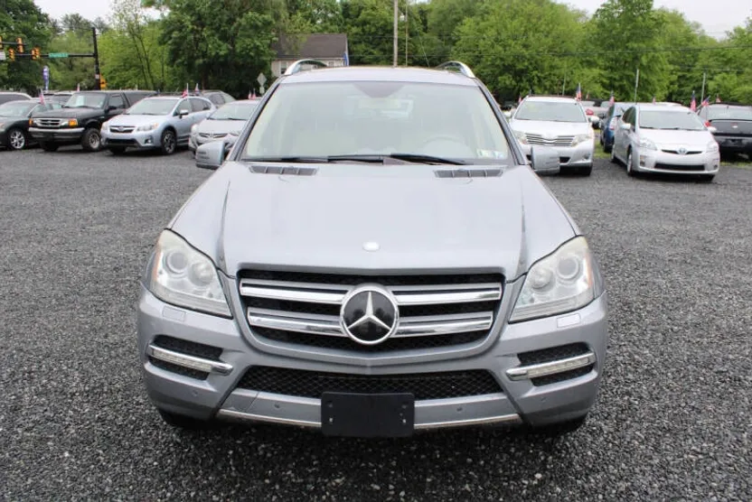 2011 Mercedes Benz GL 450 photo 1