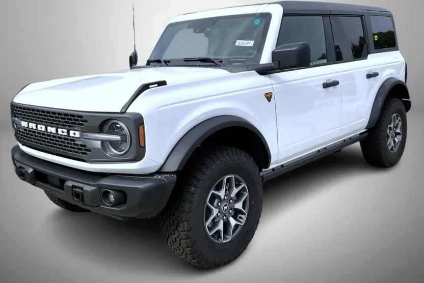 2025 Ford Bronco Badlands photo 1