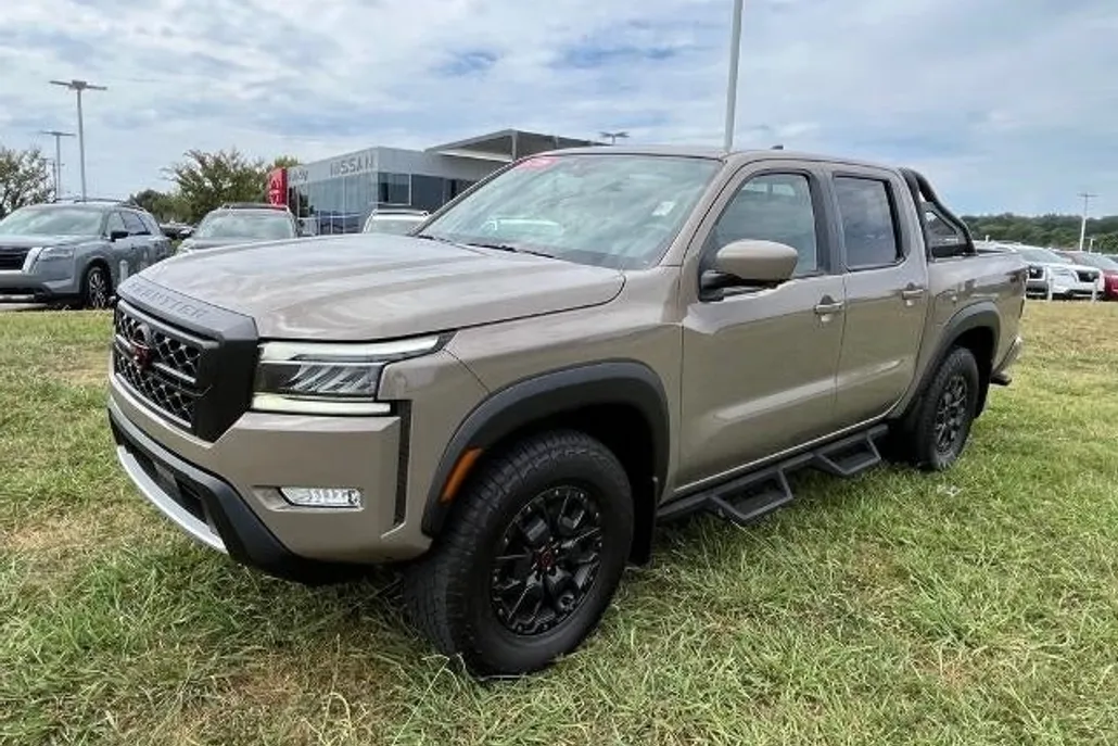2022 Nissan Frontier Crew Cab S photo 1