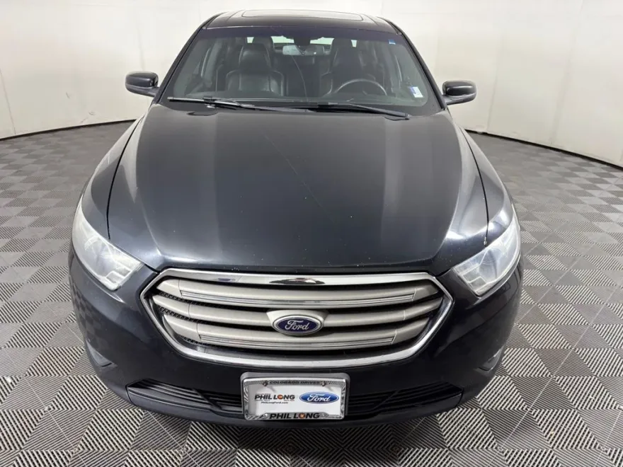 2014 Ford Taurus SEL photo 1