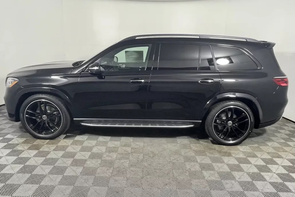 2026 Mercedes Benz GLS 580 4MATIC photo 1