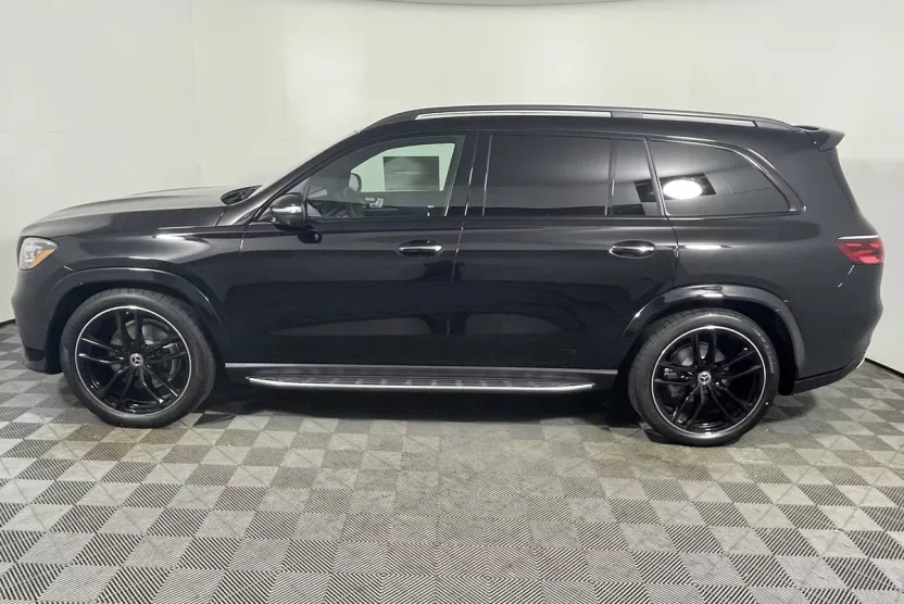 2026 Mercedes Benz GLS 580 4MATIC photo 1
