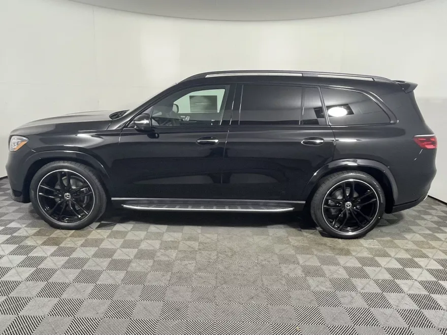 2026 Mercedes Benz GLS 580 4MATIC photo 1