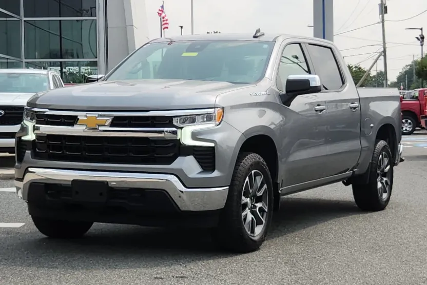 2023 Chevrolet Silverado 1500 LT photo 1