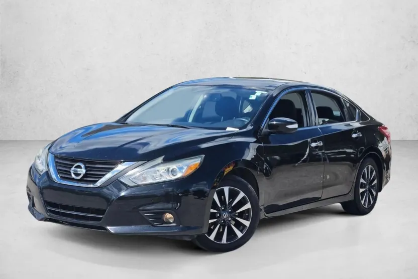 2016 Nissan Altima 2.5 SV photo 1