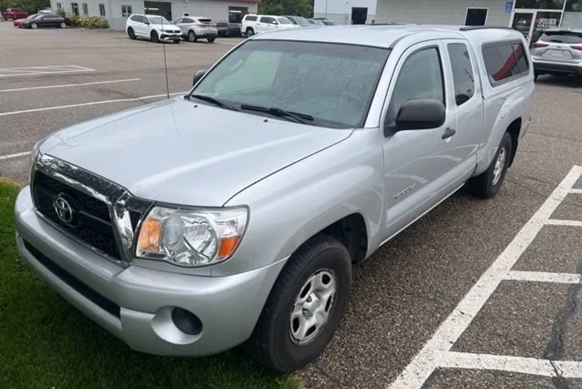 2011 Toyota Tacoma SR5 photo 1