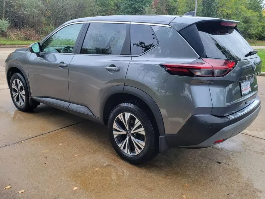 2023 Nissan Rogue SV photo 1